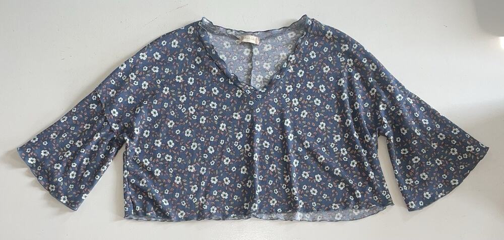 Altar'd State Large Floral Cropped Flare Bell Sleeve Crop Top Ribbed V-Neck